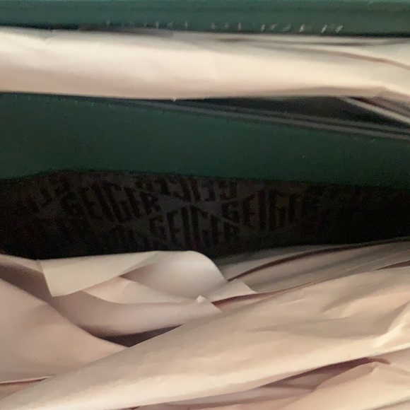 KURT GEIGER LONDON KENSINGTON LEATHER LEATHER SHOULDER BAG IN TEAL - Picture 14 of 14